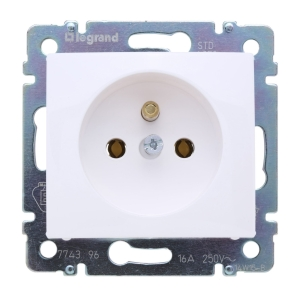 VALENA Gniazdo 2P+Z BIAŁY